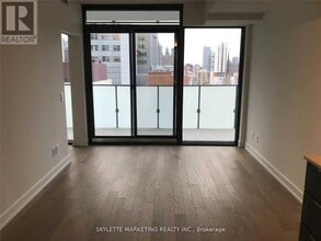 Building Photo - 25 Richmond St E