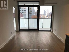 Building Photo - 25 Richmond St E