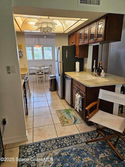 Foto del edificio - 136 Beach Park Ln