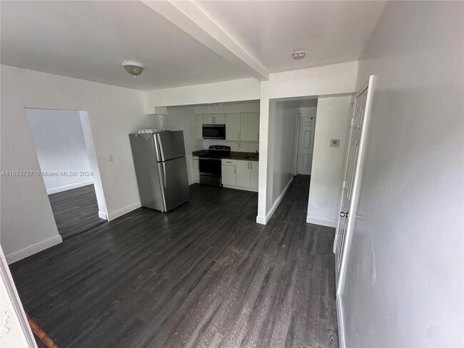 Foto del edificio - 3 bedroom in Miami FL 33147