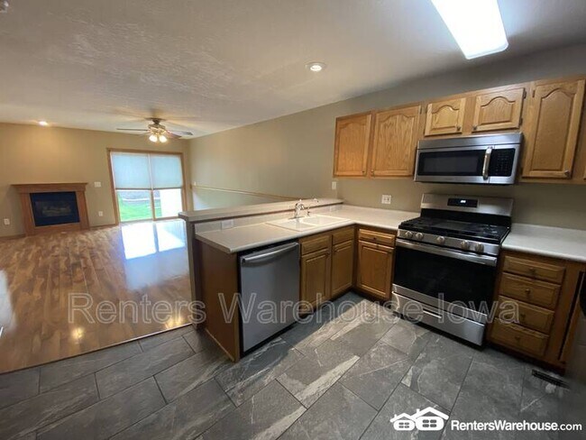 Foto del edificio - 737 Kitterman Cir
