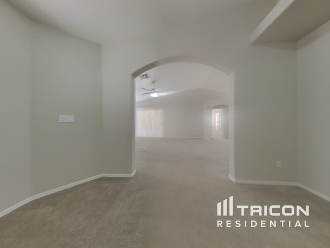 Building Photo - 13712 W Solano Drive Litchfield Park AZ