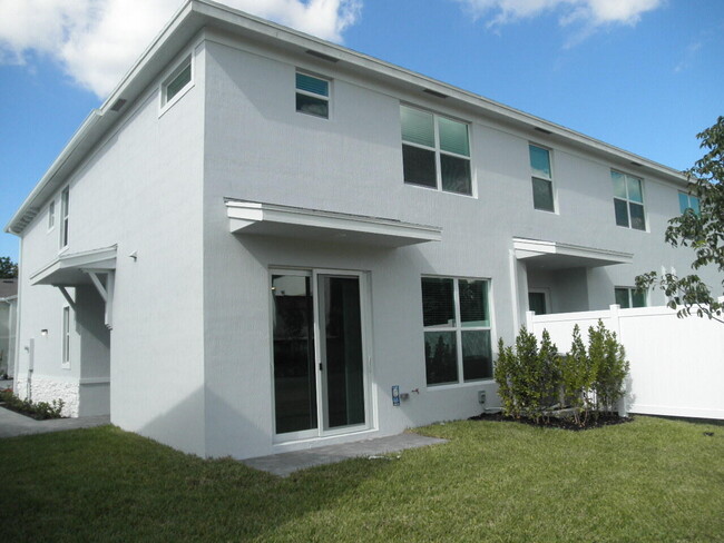 Foto del edificio - 4378 Hammock Grove Dr