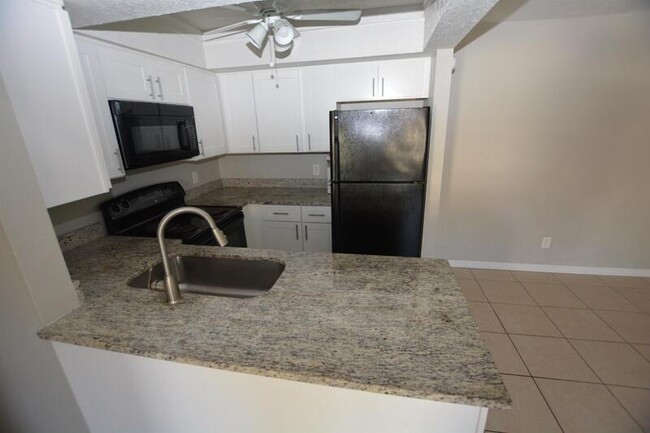 Building Photo - 3099 St Paul Dr