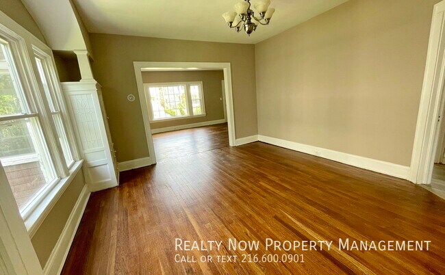 Foto del edificio - Cleveland Heights 3 bedroom 1st Floor