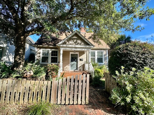 Building Photo - 2111 Metts Ave