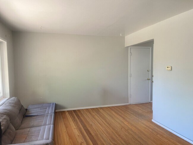 Foto del edificio - 3 bedroom 1 bathroom House in Virginia Village! *Move in Special*