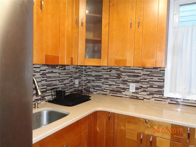 Foto del edificio - 241-23 147th Ave