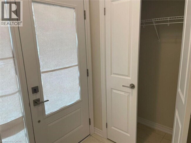 Photo du bâtiment - 16 Birmingham Dr