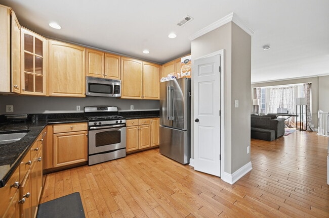 Photo - 25203 Dunvegan Square (Chantilly, VA) House