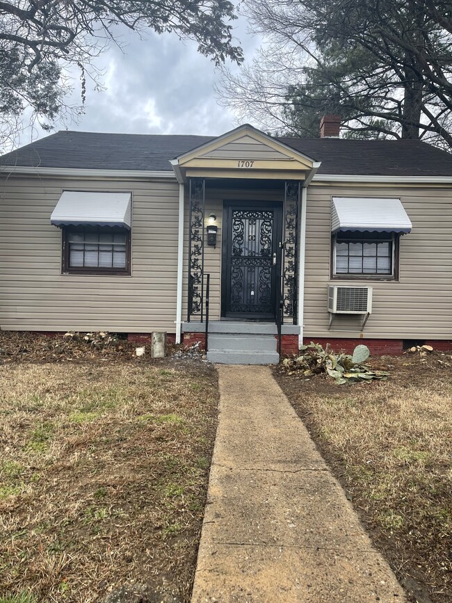 Photo - 1707 Dinwiddie Ave House