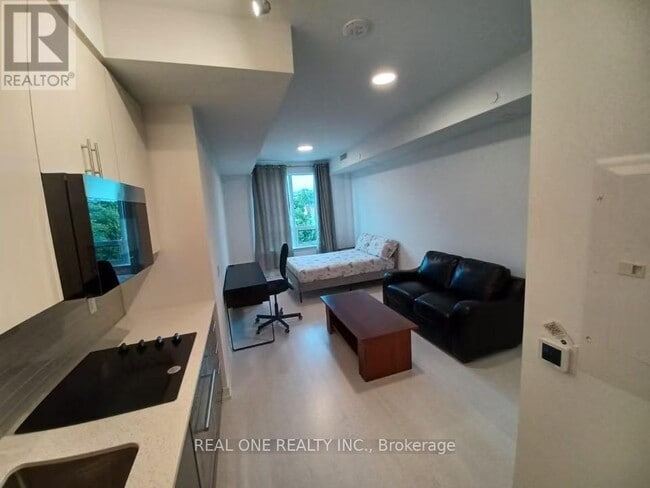 Building Photo - 415 Main St W