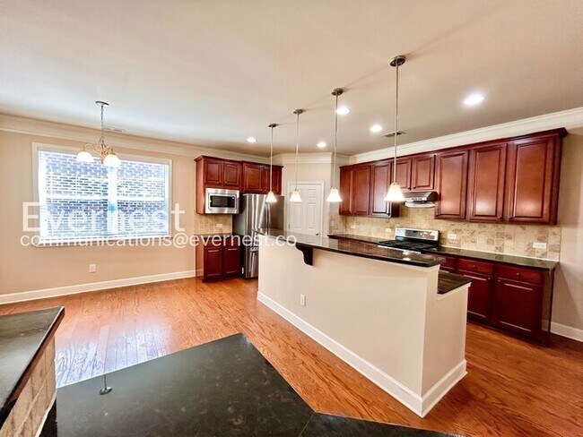 Foto del edificio - 1656 Danbury Parc Pl