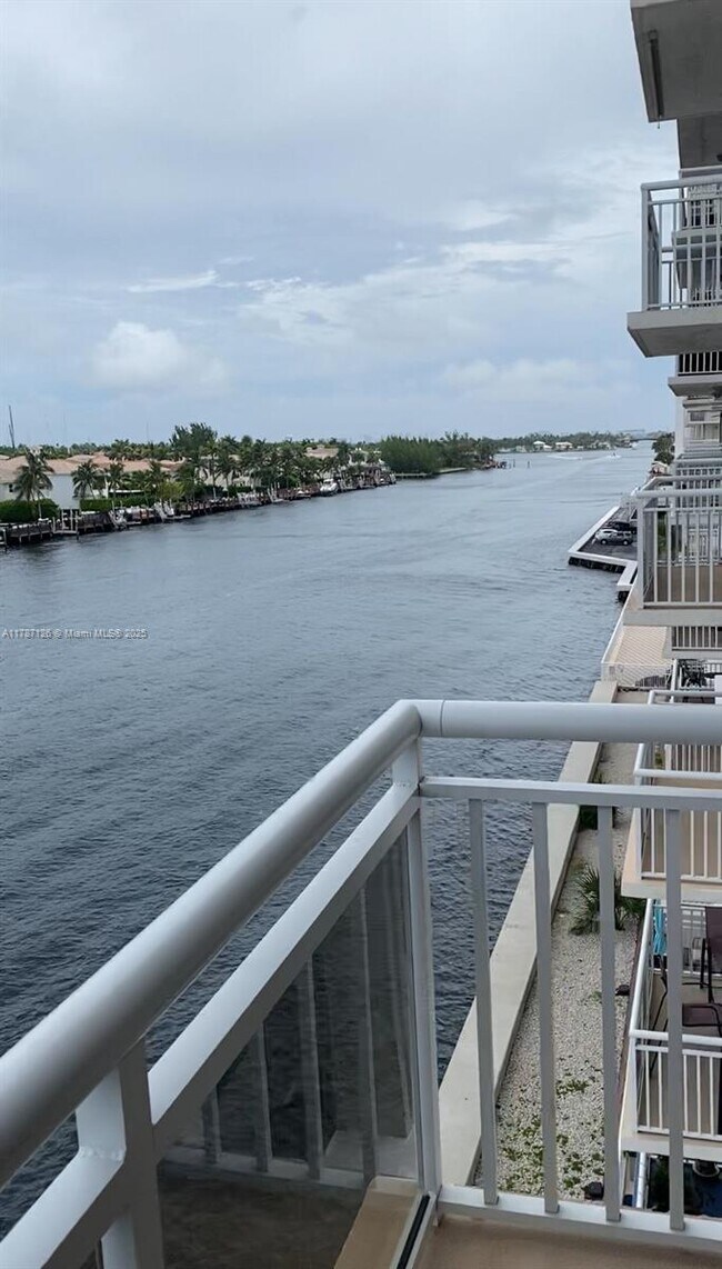 Building Photo - 1600 S Ocean Dr