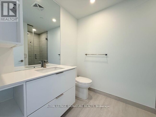 Building Photo - 1 Fairview Rd E