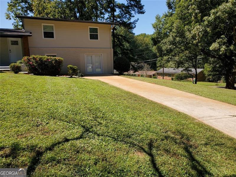 Primary Photo - 1675 Bouldercliff Ct SE