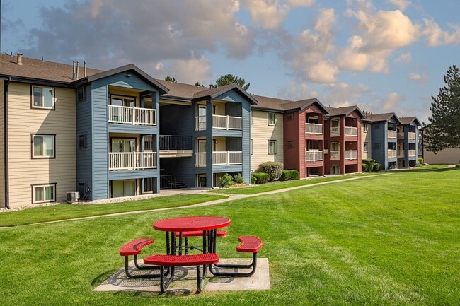 Building Photo - Tuscany Cove