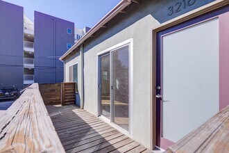 Building Photo - 3216 Bellevue Ave