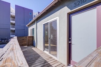 Building Photo - 3216 Bellevue Ave