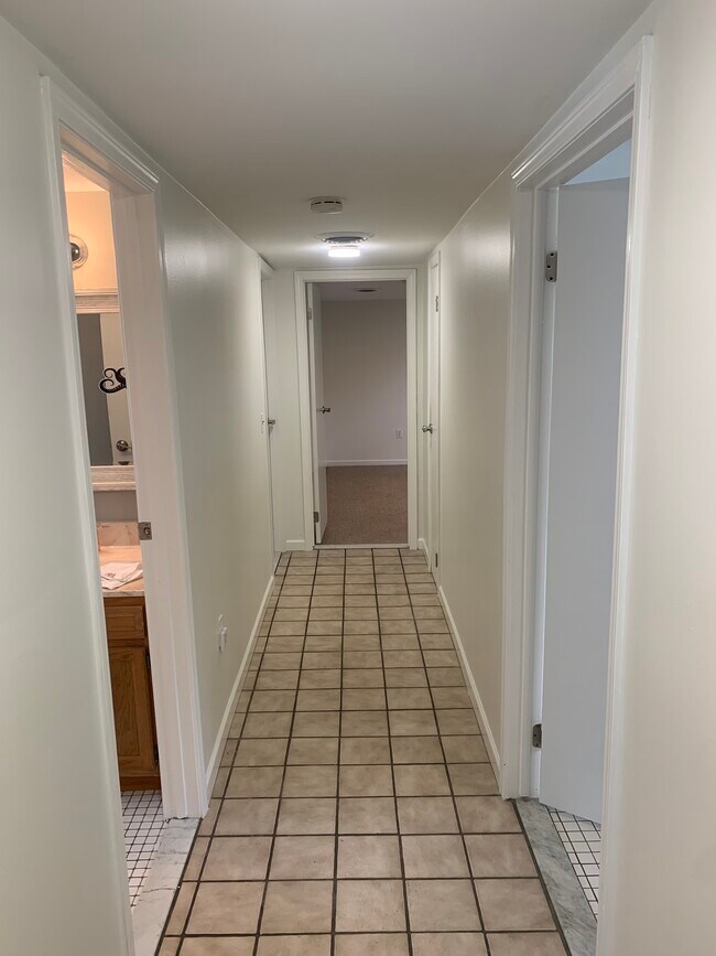 Foto del edificio - 8346 N Grace St