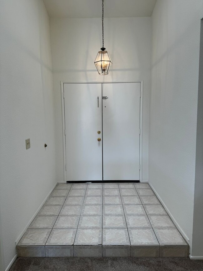 Foto del edificio - 3 Bedroom, 2 Bath Home, Located in Fontana