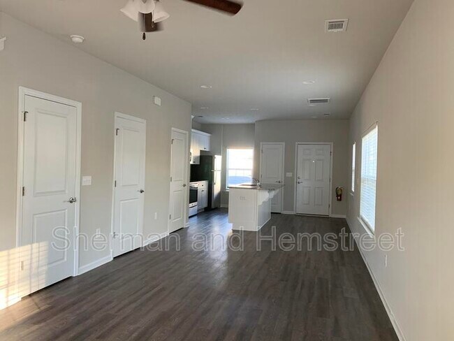 Building Photo - 614 Dobhill Ln