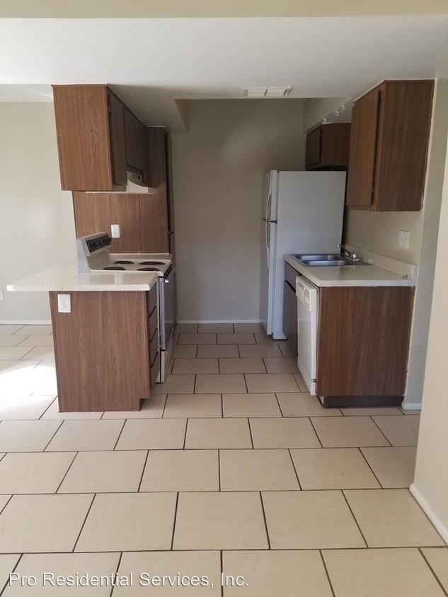 Primary Photo - 5830 N 67th Ave