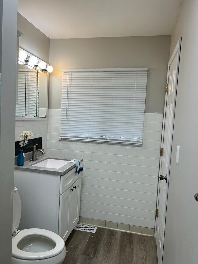 Foto del edificio - 3141 Norwich Ct