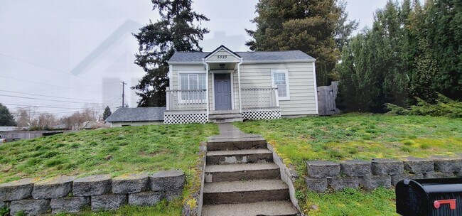 Foto del edificio - Gorgeous 2 bd House near Point Defiance an...