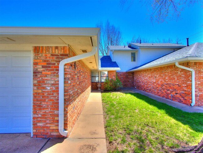 Foto del edificio - 625 36th Ave NW