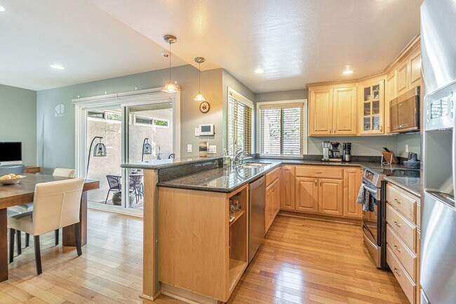 Foto del edificio - Stylish & Comfort Home in Prime San Jose Location