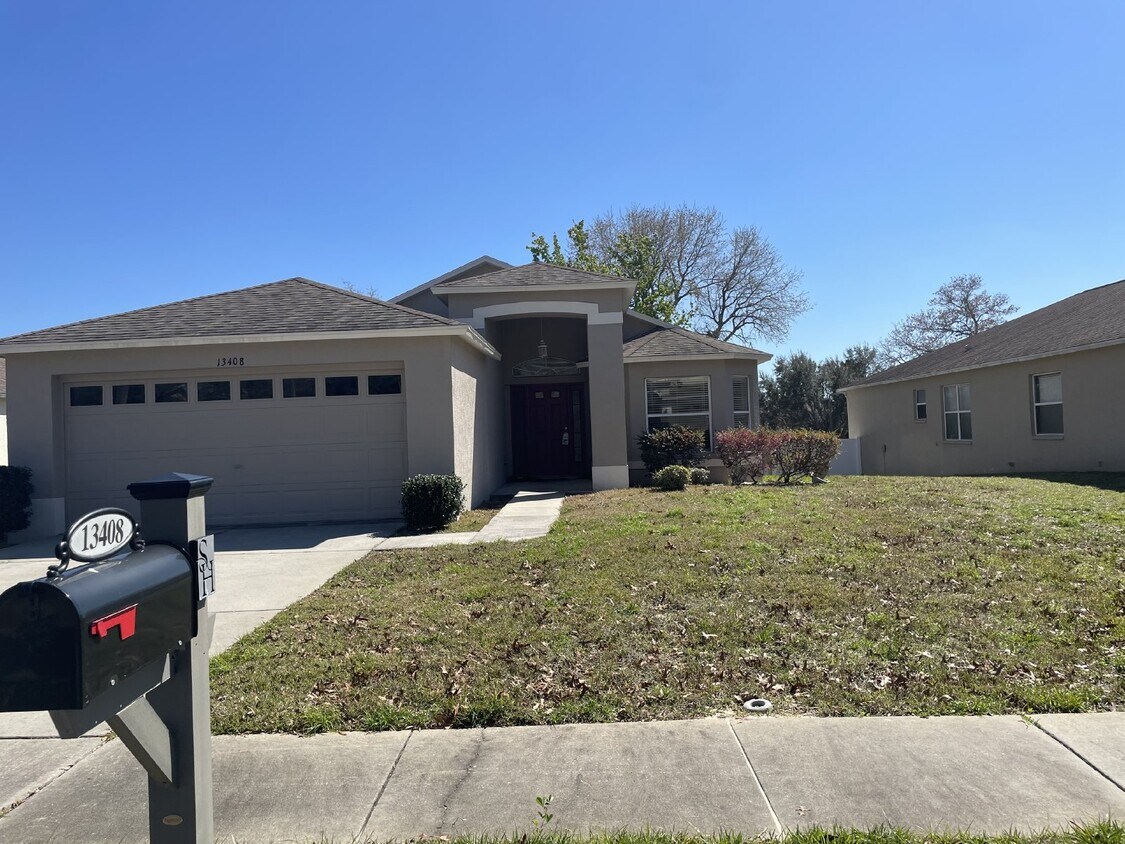 Foto principal - 3 Bedroom, 2 Bath Available Now in Beautif...