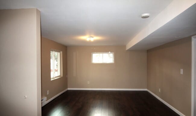Building Photo - West Side Charmer for Rent – Duplex