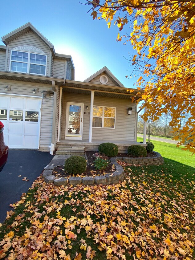 Foto principal - 6313 Bentley Dr