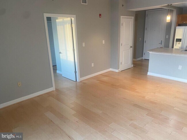 Foto del edificio - 5750 Bou Ave