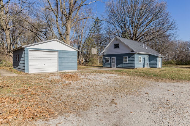 Building Photo - 112 Brady Ln