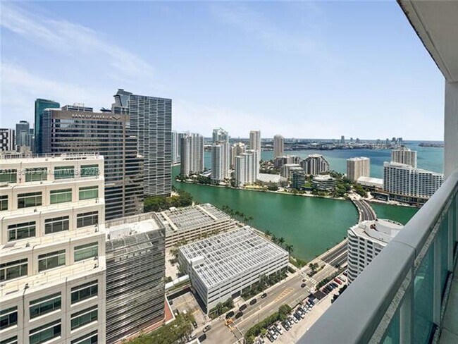 Building Photo - 950 Brickell Bay Dr