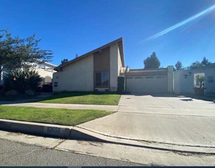 Foto principal - 12650 Lucas St