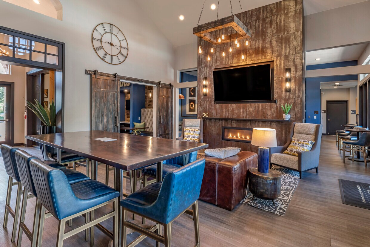 Campus Crossings at Ram's Pointe Apartments in Fort Collins, CO