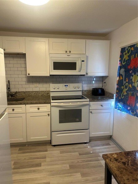 Foto del edificio - 4506 N 42nd St