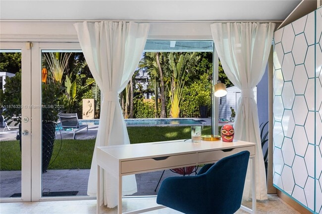 Building Photo - 11403 NE 8th Ave