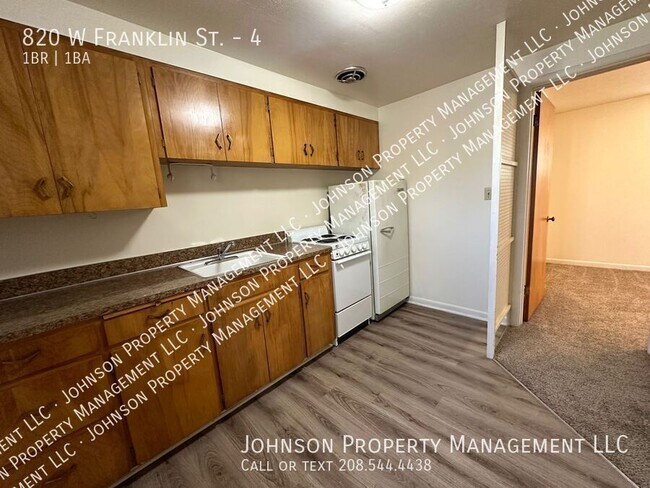 Building Photo - Downtown Boise 1 bedroom with All Utilitie...