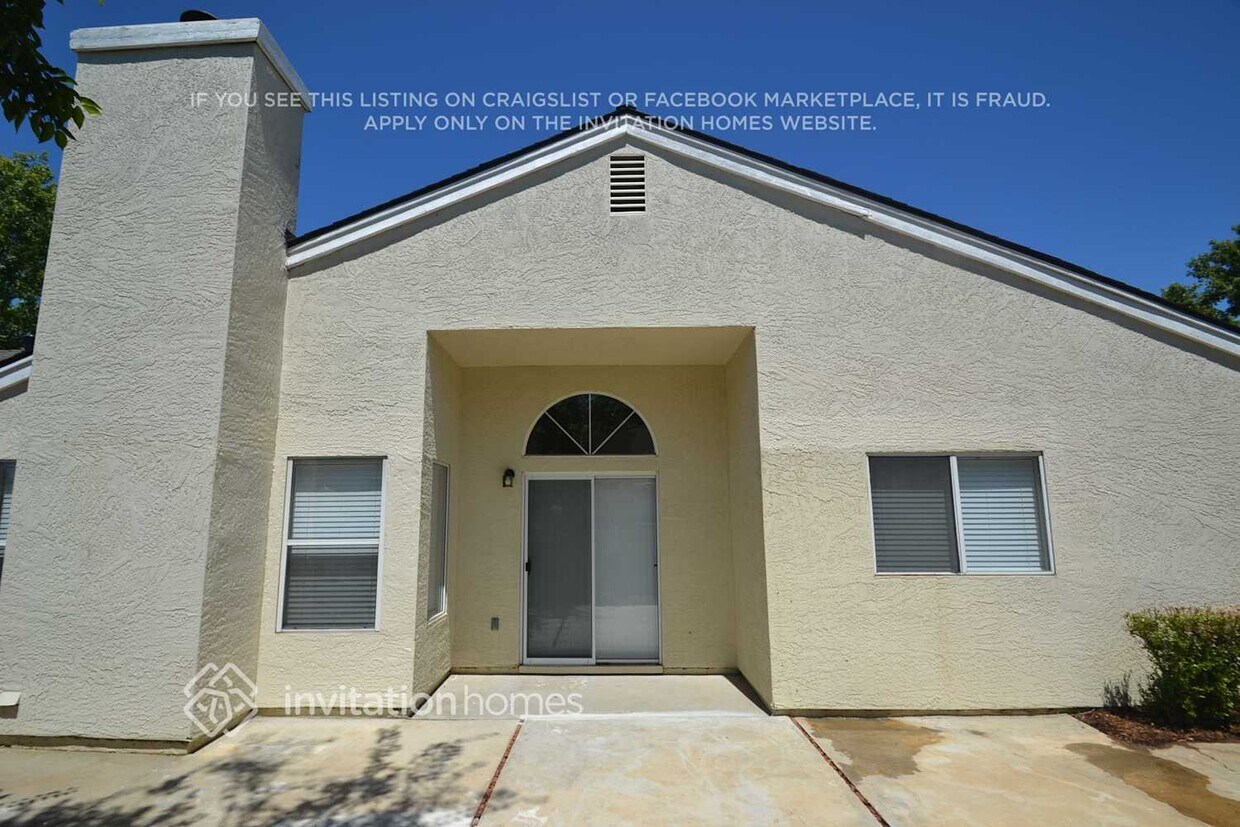 Foto del edificio - 9417 Soaring Oaks Dr