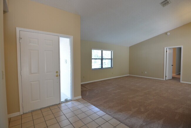 Building Photo - WINDERMERE 4br 2.5ba POOL HOME. Rent includes pool service!