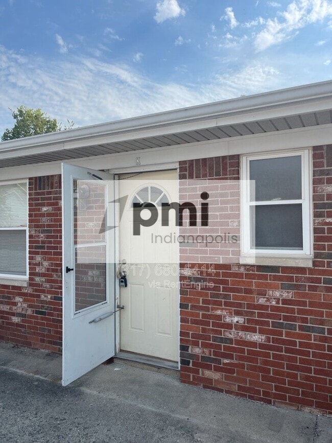 Building Photo - 110 W William Dr