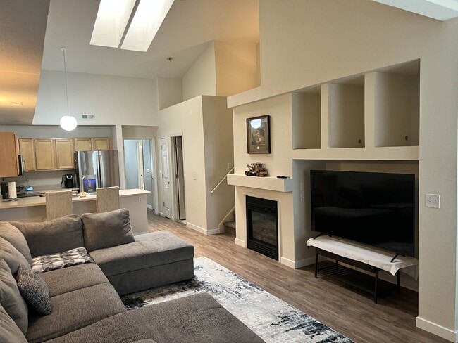 Building Photo - Available March!  Beautiful Condo in Steeplechase!