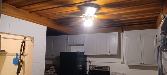 Wood ceilings Lots of cabinets - 125 Red Fern Ln