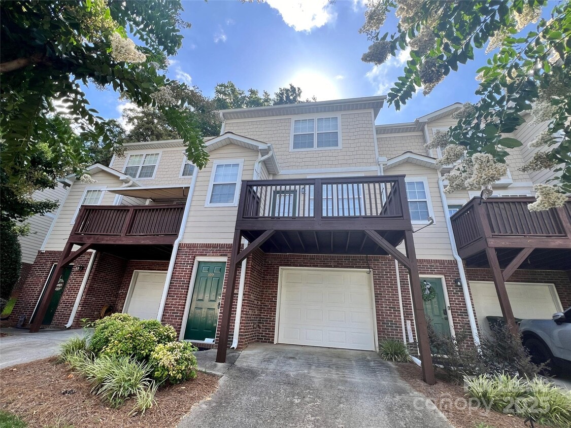 Primary Photo - 133 High Ridge Rd