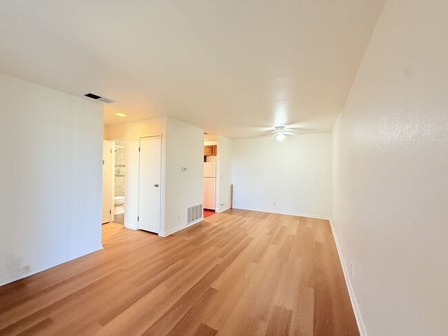 Building Photo - 2857 N Los Felices Rd