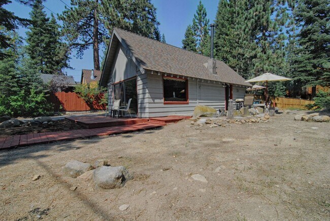 Foto del edificio - SKI LEASE: Tahoe Vista, Sleep 2-5, Wood Stove